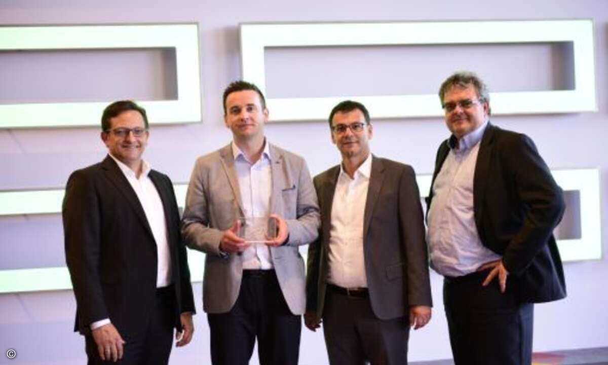 Den Award HPE Hybrid Partner of the year 2017 holte sich Computacenter: Gerry Steinberger: Alex Burman, Computacenter, Ulrich Seibold, Peter Steensma (von links) (Bild: HPE)