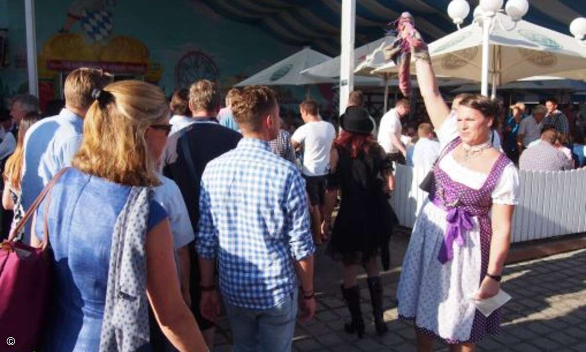 Sabrin Hoefs, Marketing-Chefin von Also, gab auch im Bayerischen Wald den perfekten Reisegruppenführer (Bild: CRN)