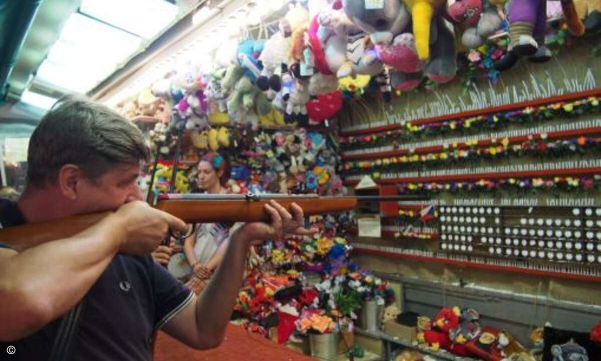Sportschütze Samba Schulte räumte reihenweise Rosen für die Also-Damen ab (Bild: CRN)