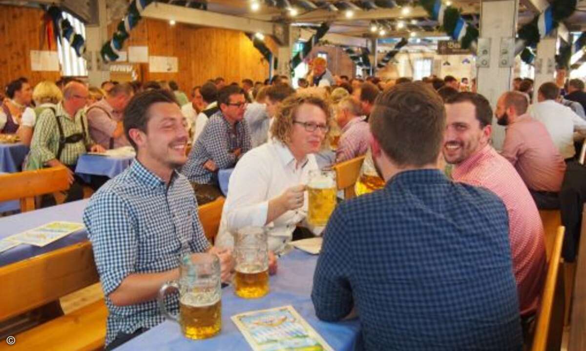 Also-Geschäftsführerin Simone Blome nutzte den Abend zum Austausch (Bild: CRN)