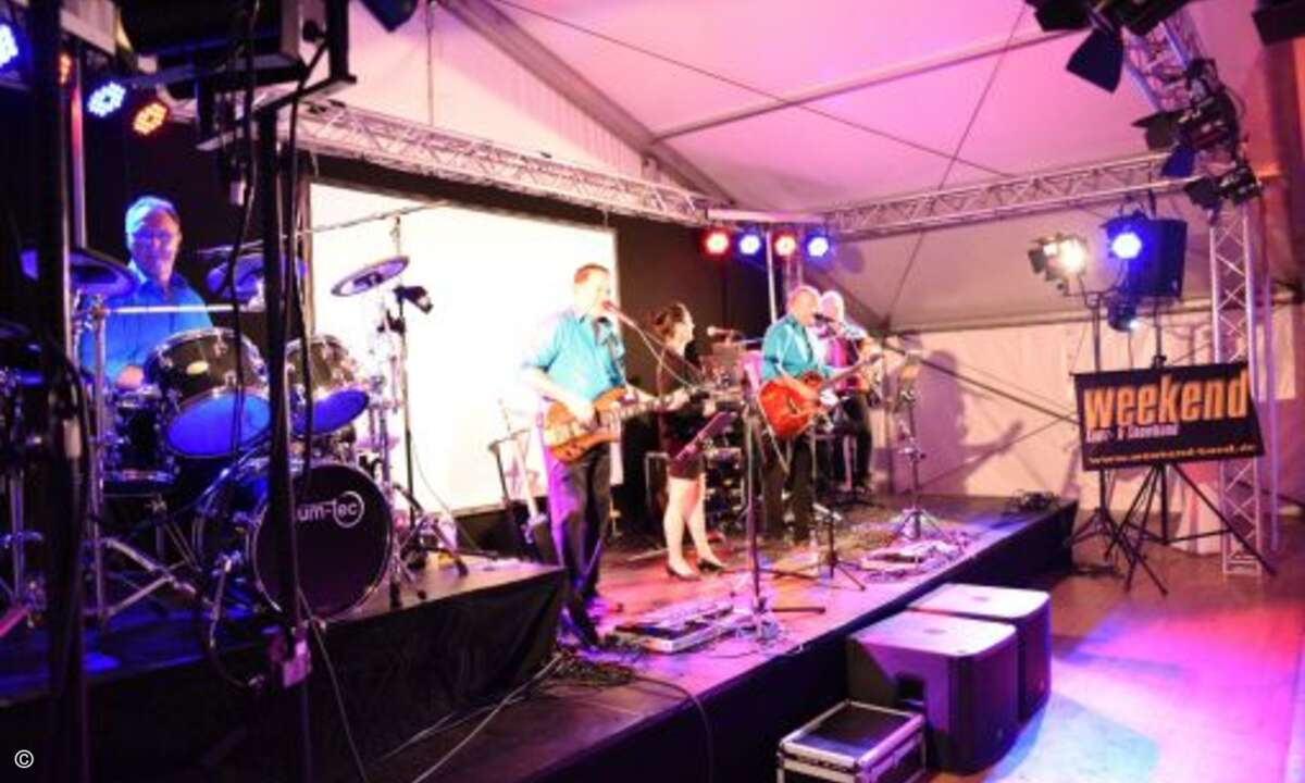 Die Partyband Weekend spielte auf