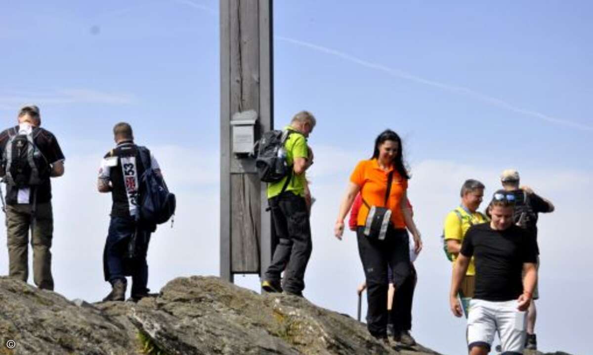 Einige Messebesucher schafften es bis ganz nach oben... (Bild: Sysob)