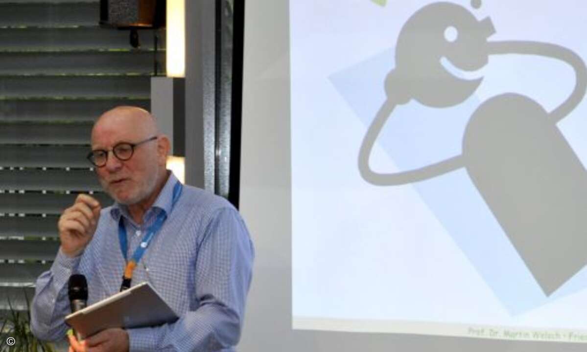 Key Speaker Prof. Dr. Martin Welsch gab interessante Einblicke in aktuelle IT-Trends (Bild: Sysob)