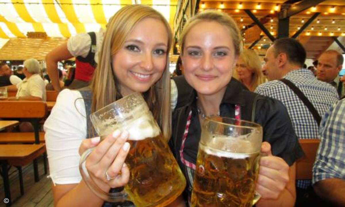 Malina Colombo (CRN) mit Jasmin Lakner (Bild: CRN)