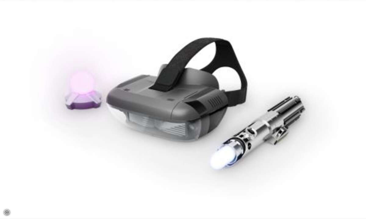 Das Spieleset »Star Wars: Jedi Challenges« besteht aus dem Smartphone-betriebenen »Lenovo Mirage AR«-Headset, einem Lichtschwert-Controller und einem Peilsender.
