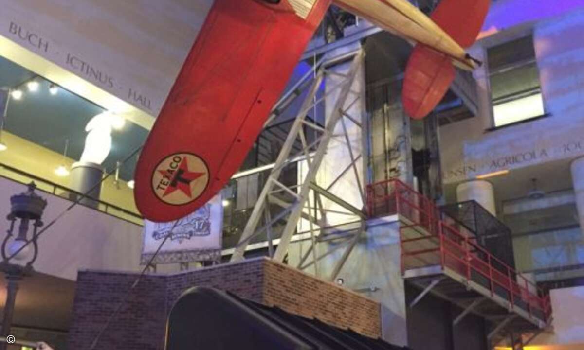 Während HP einen Ausblick auf die Technik von morgen gab, war hier aber auch die Technik von gestern zu bestaunen (Bild: CRN)