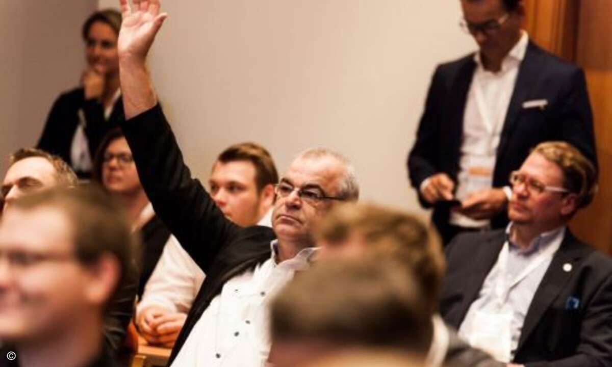 ... und hatten auch einige Fragen, wie hier Stephan Schlange vom Systemhaus exo3(Foto: Acmeo)