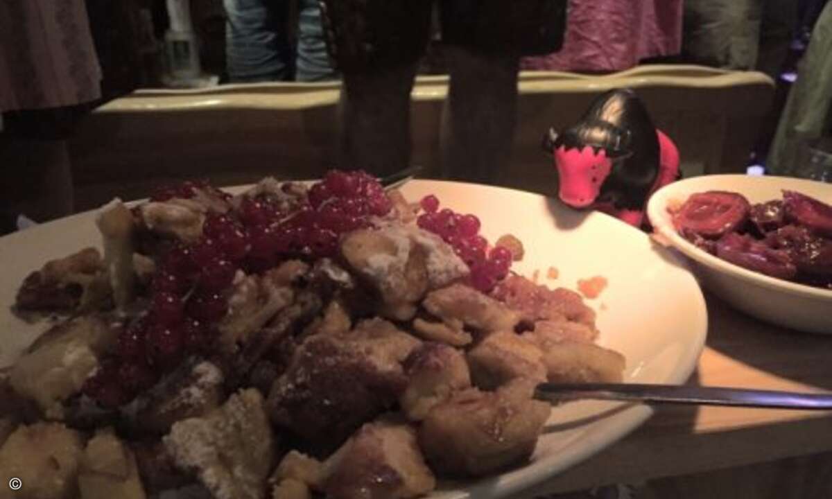 Auch von Nachtisch nascht der Büffel (Foto: CRN)