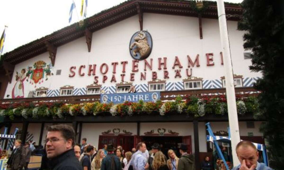 Diesmal ging es ins Schottenhamel-Festzelt (Bild: CRN)