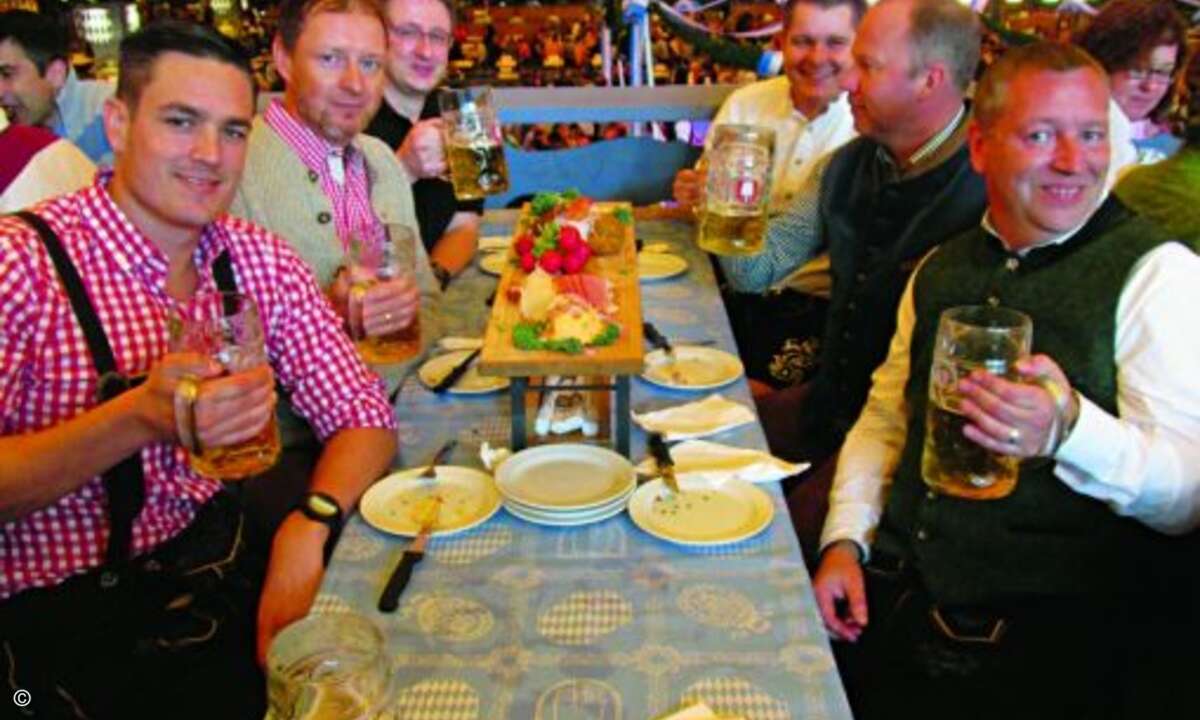 (v. li.) Niels Loewe (Infradata), Frank Mann (Link Protect), Jürgen Kampf (Xtreme Secure), Sebastian Mehle (Link Protect), Alexander Suckert (Xtreme Secure) und Thomas Kloth von Nuvias