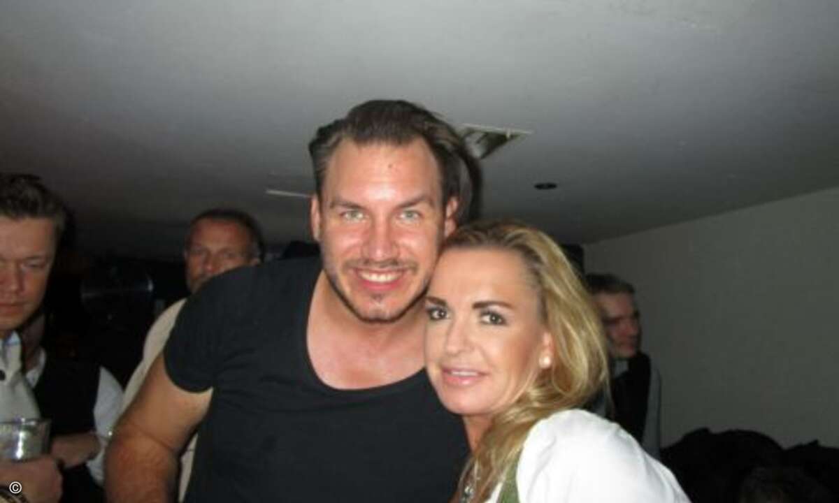Dennis Grolik von CyProtect mit Carolin Schlüter (Bild: CRN)