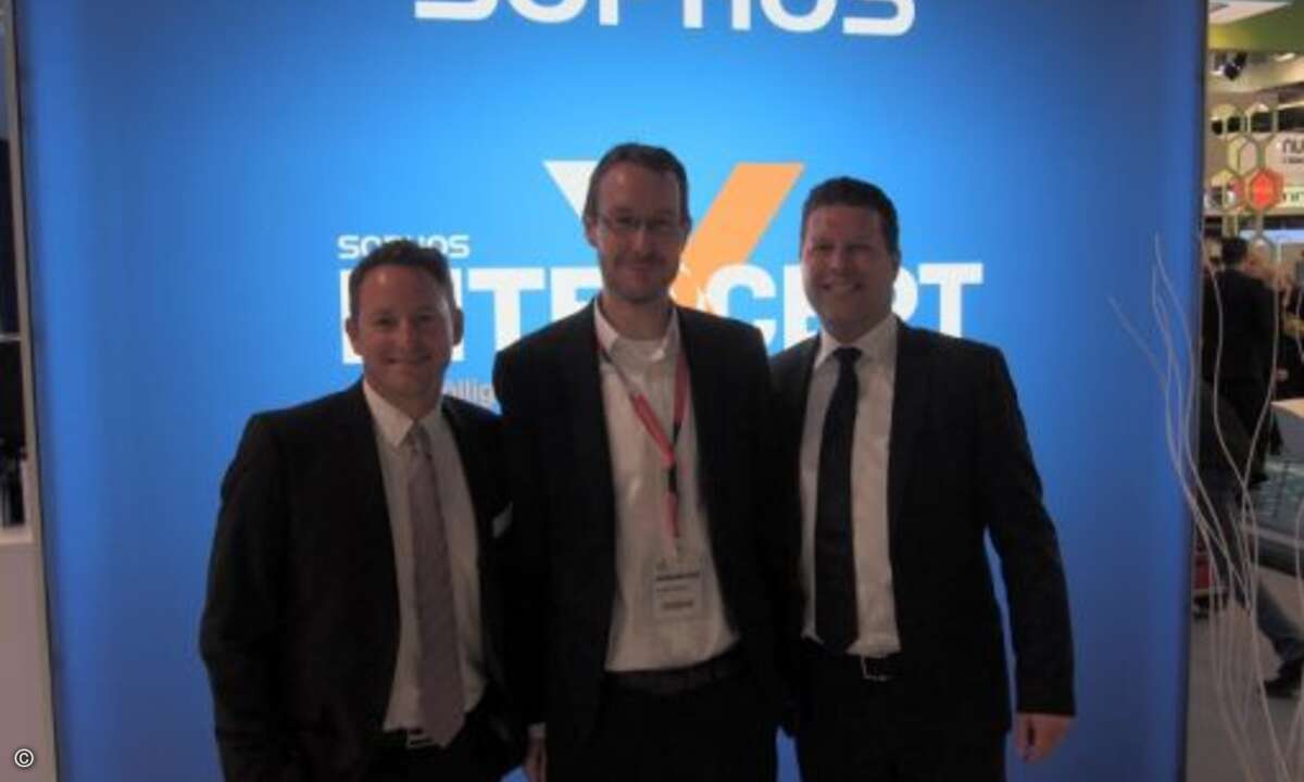 Michael Gutsch (li) und Helmut Nohr (re.) von Sophos mit CRN-Redakteur Daniel Dubsky  (Foto: CRN)