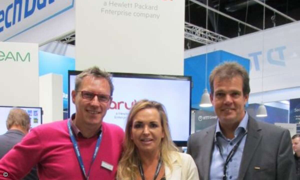 Carolin Schlüter (CRN) mit Stefan Dietl und Peter Buhmann von HPE Aruba (Foto: CRN)