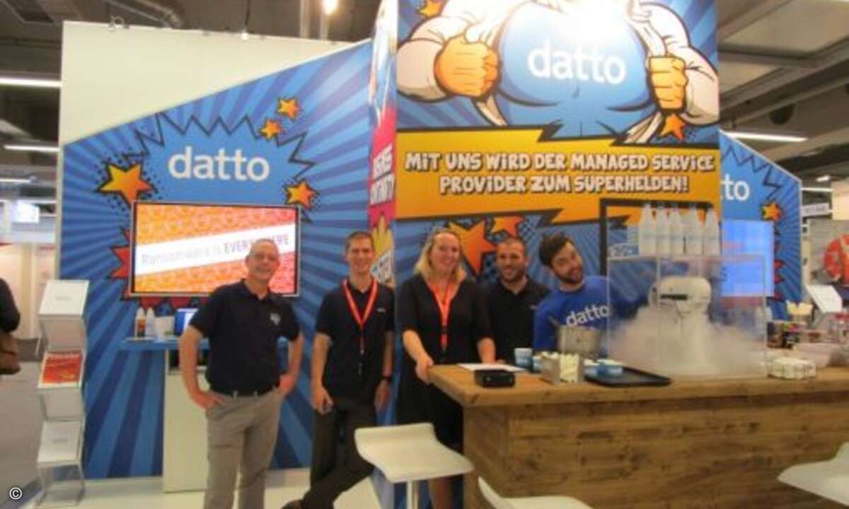 Das Datto-Team um Klaus Kahle (li.) und Nicola Green hatte einen der auffälligsten Messestände (Foto: CRN)