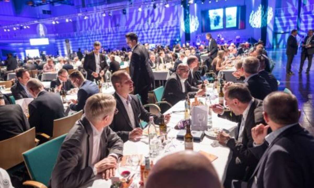 … und an den guten Gesprächen (Foto: NürnbergMesse / Thomas Geiger)