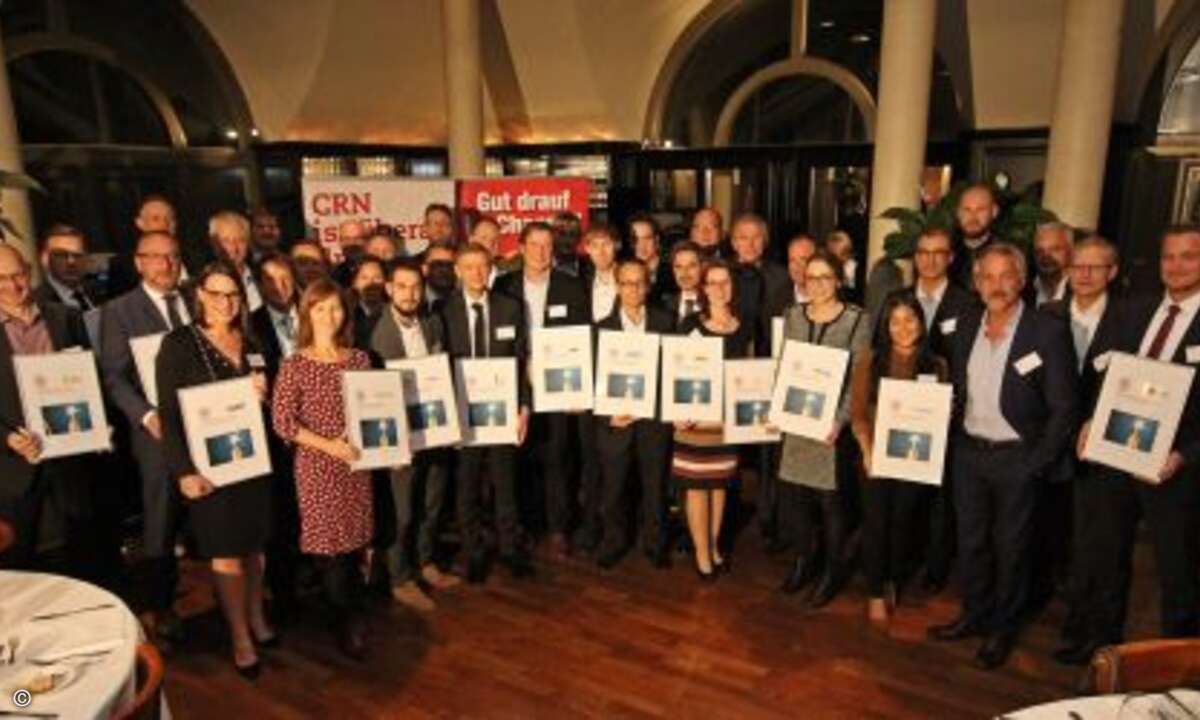 Die CRN-Leser wählten wieder die besten Lieferanten aus der ITK-Distribution. Die feierliche Urkundenverleihung fand im Restaurant Sehhaus im Englischen Garten in München statt (Bild: CRN)