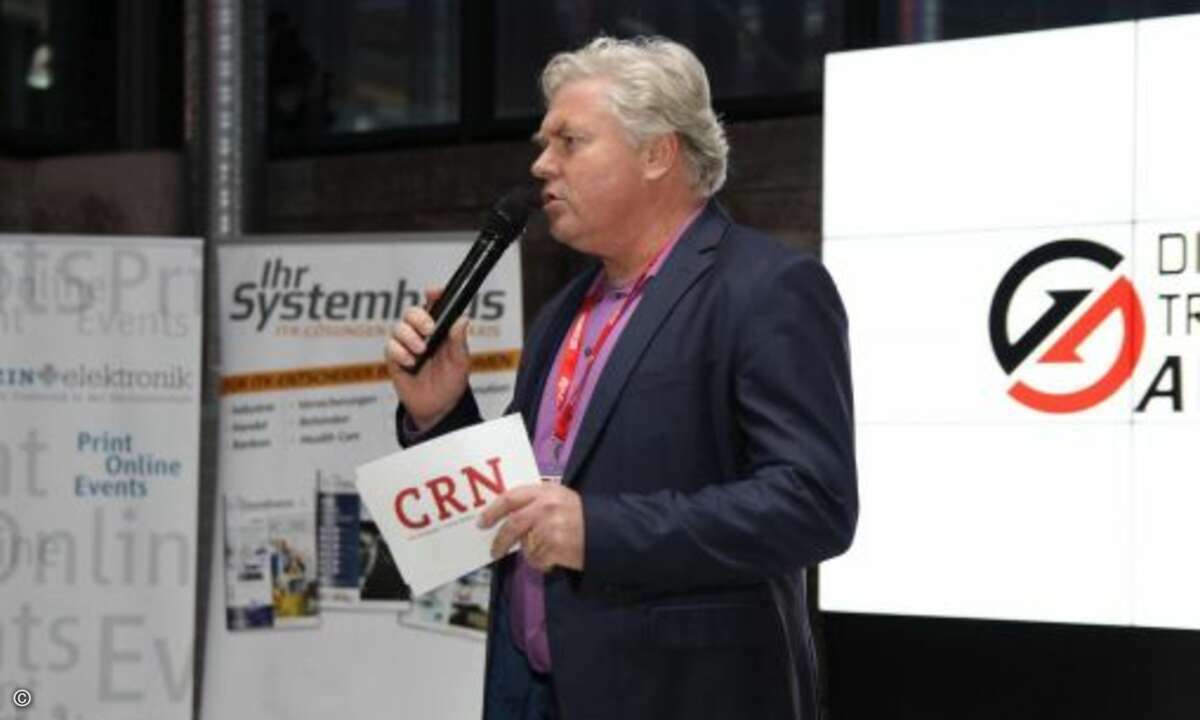 Dann verkündet Chefredakteur Martin Fryba die Gewinner der CRN (Foto: CRN)