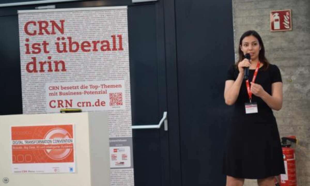 Arijana Gordanshekan von printer4you stellt das Online-Portal für MPS-Services vor (Foto: CRN)