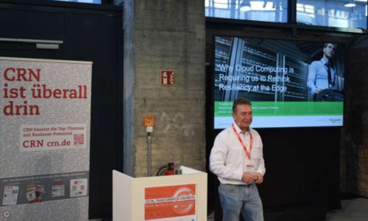 Michael Schumacher von Schneider Electric klärte über die Notwendigkeite einer konstanten Stromversorgung im Serverrack auf (Foto: CRN)