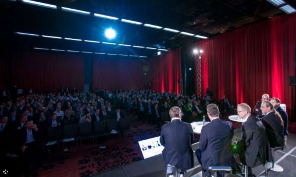 Volles Plenum (Foto: Software AG)