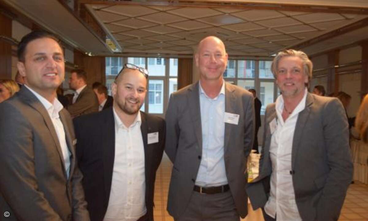 Kamen ebenfalls schon mit bester Laune angereist: Özkan Topal (Rohde & Schwarz), Francesco Dibartolo (Solarwinds MSP), Marc Fischer (Ebertlang) und Maik Wetzel (Eset) (Foto: CRN)