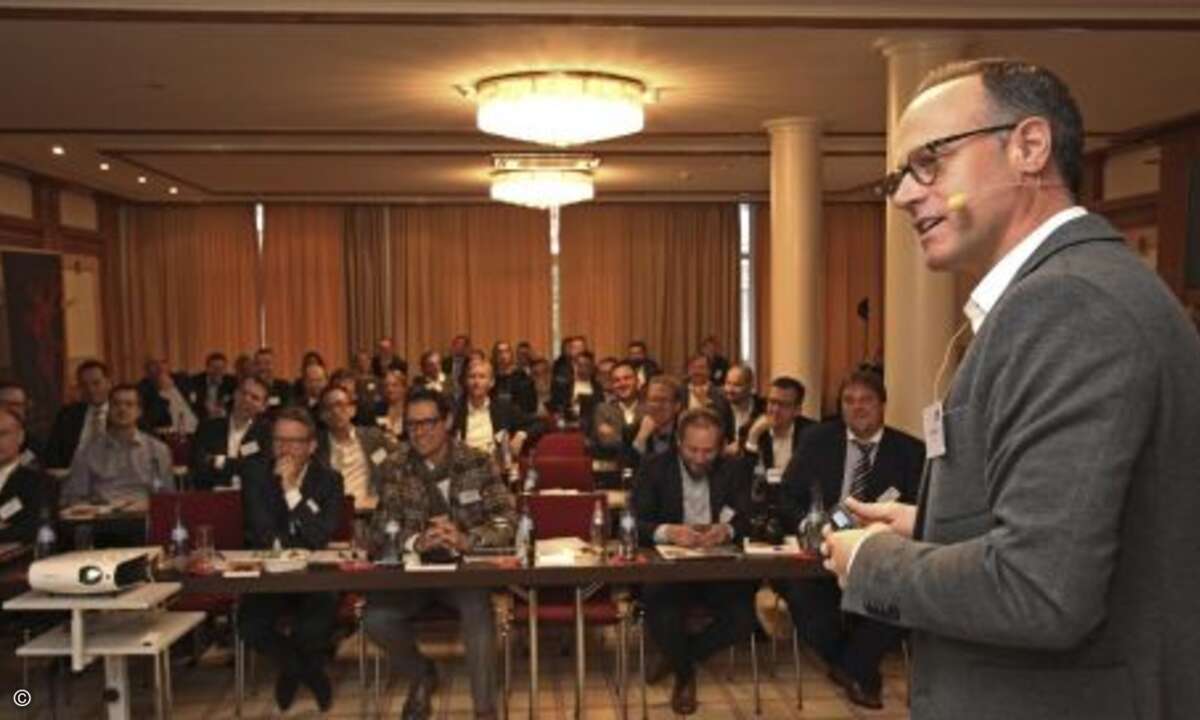 Der SAP-Manager stieß mit seinem Vortrag beim fußballbegeisterten Publikum auf reges Interesse (Foto: CRN)