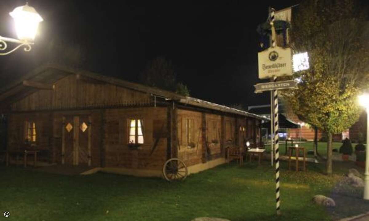 Die Benediktiner-Hütte bildet den passenden Rahmen für die Abendveranstaltung (Foto: CRN)