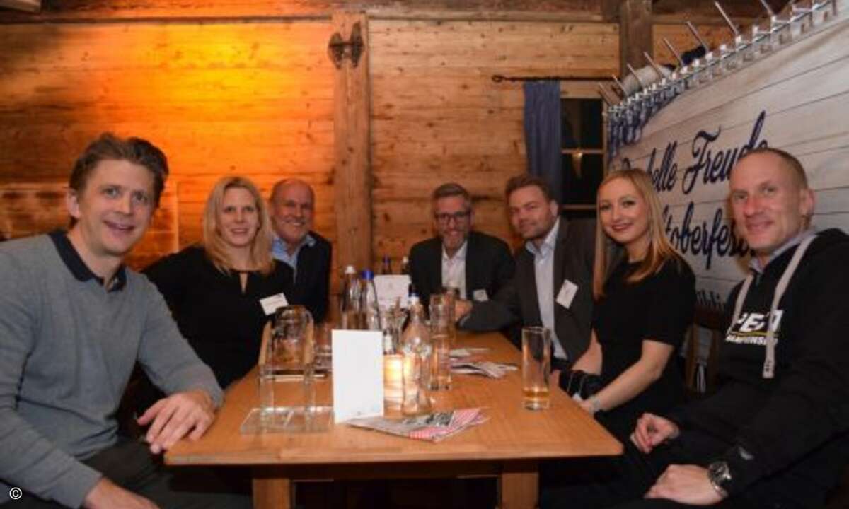 Michael Schneidawind (WEKA FACHMEDIEN), Natascha Schönemann (CRN) Bernd Zeleken (Juniper), Thomas Muschalla (NFON), Jan Hempel (Step Ahead), Malina Colombo und Andreas Juranits (Foto: CRN)