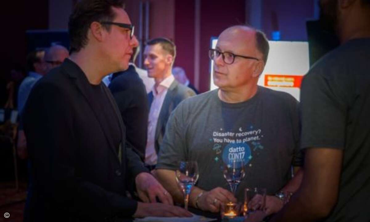 Abends konnte man sich auch bei einem Gläschen Wein austauschen (Foto: Datto)