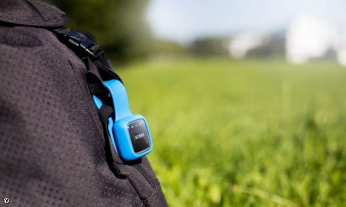 Der GPS-Tracker »V-Bag« von TLC behält Taschen und Koffer immer im Blick (Bild: Vodafone)
