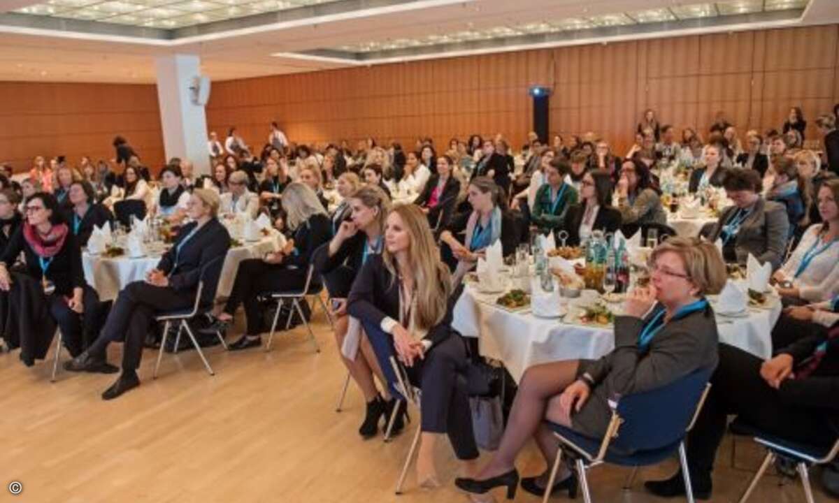 Essen und lernen (Foto: Microsoft)