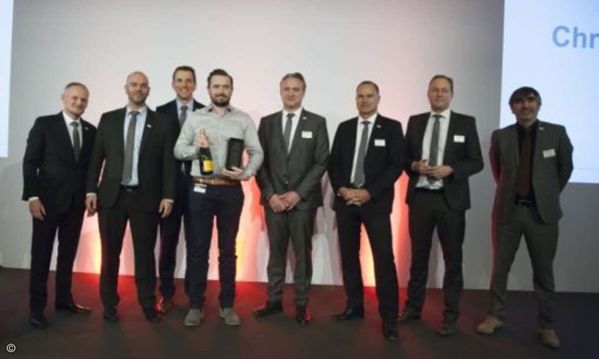 Erstmals wurden von Fortinet zudem nicht nur Partner ausgezeichnet, sondern auch ein persönlicher Preis vergeben. Den sicherte sich Christian Jagdmann von Computacenter (4.v.li.), laut Fortinet eine Vertrauensperson und ein Lösungsfinder, der sich se