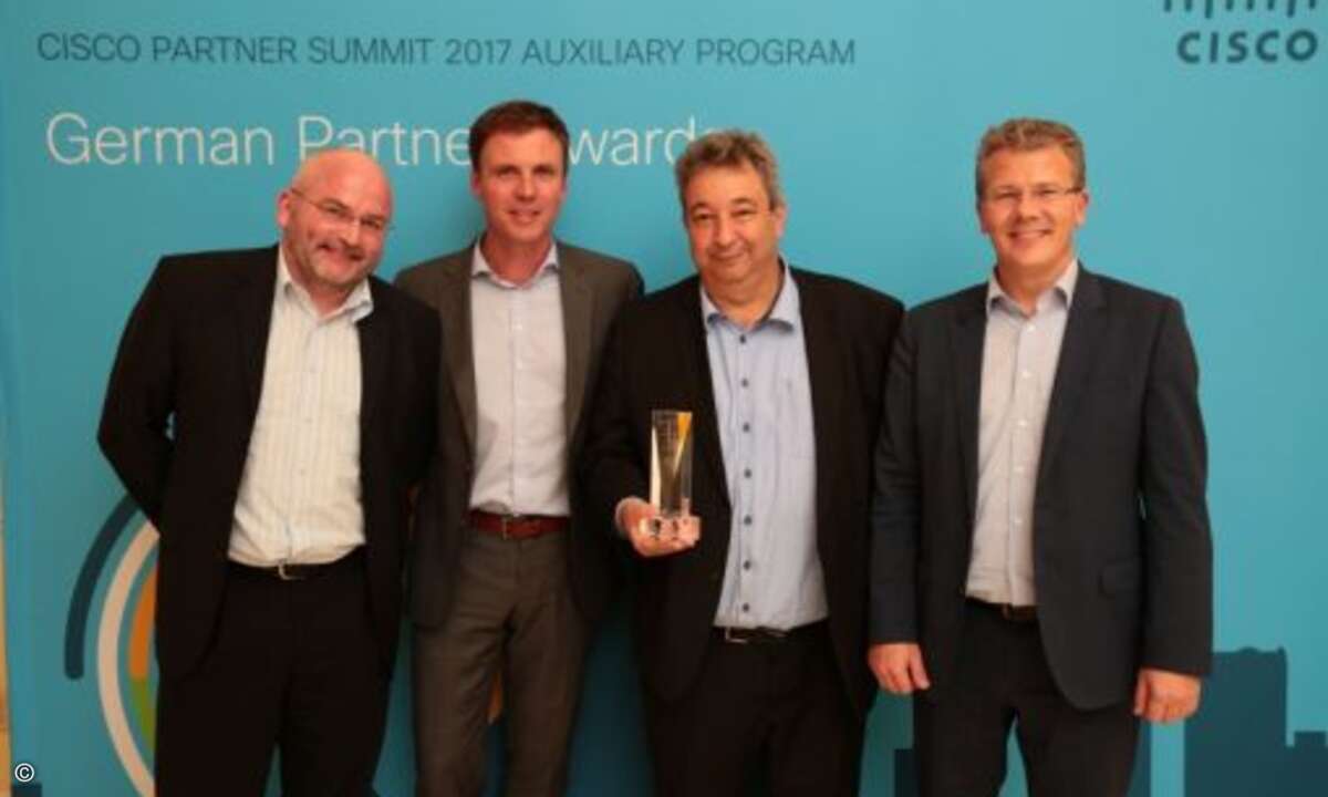 Cancon, hier vertreten durch Rudolf Hotter und Werner Schwarz (2.v.re. u. re.), wurde als »Meraki Partner of the Year« ausgezeichnet (Foto: Cisco)