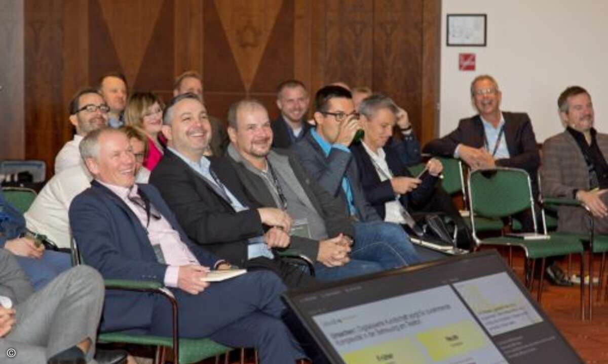 Für Unterhaltung war bereits bei den Vorträgen gesorgt: Michael Born, Agfeo, Thomas Köhler, Swyx, Niko Timm,  Agfeo, Pascal Kutzka, Jabra, Sylke Heise-Teodoro, ARP (v.l.n.r.) (Bild: Jabra)