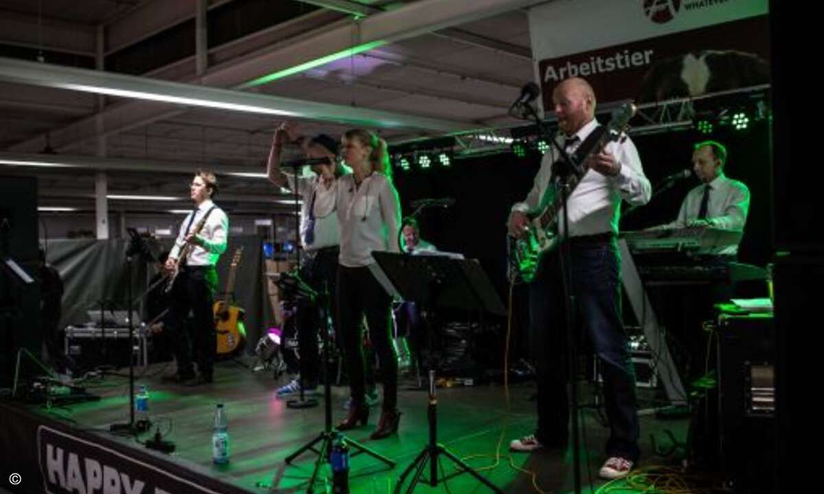 Die Happy Tones untermalten den Abend mit stimmungsvoller Live-Musik (Bild: Agando)