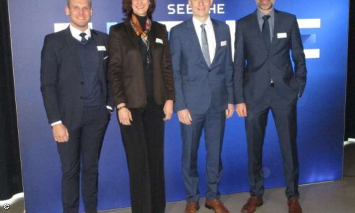 Das sympathische Sophos-Marketing-Team Denis Brendelberger, Katja Meyer und Sebastian Fiene mit PR-Manager Jörg Schindler (Foto: CRN)