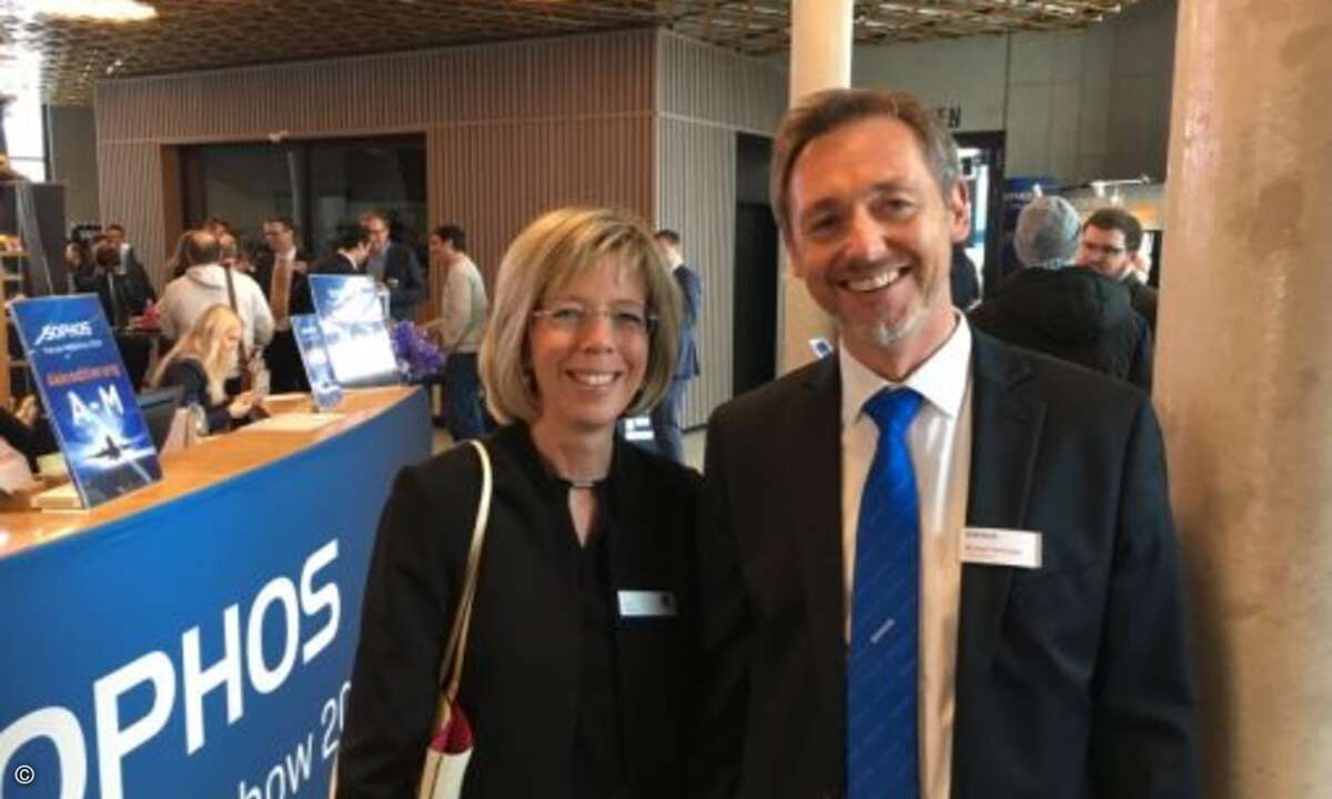 Freuen sich über eine gelungene Veranstaltung: Anja Marohn von Infinigate und Michael Demtröder von Sophos (Foto: Sophos)