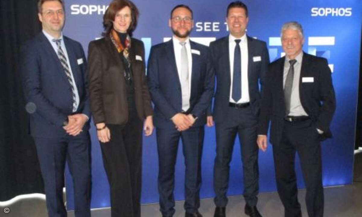 Die Sophos Flight Crew für die Partner-Roadshow: Sascha Pfeiffer, Katja Meyer, Christoph Riese, Helmut Nohr und Karl Heinz Warum (Foto: CRN)