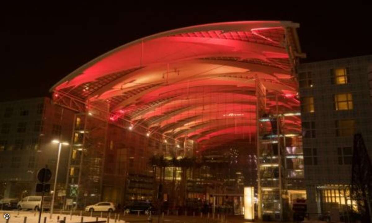 Der Termin in München vereinte dann im Hilton am Flughafen die Fußball- und Technikinteressierten (Foto: Fujitsu)