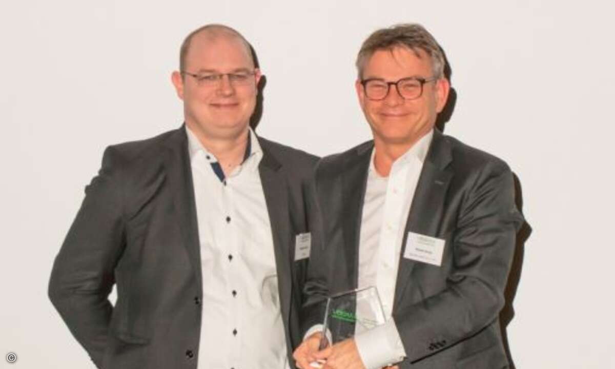 Große Freude auch bei Roland König (re.) von Bechtle über die Auszeichnung für das »Most Significant Project of the Year«. Eigentlich war es nicht nur das größte Veeam-Projekt des vergangenen Jahres, sondern in der Geschichte von Veeam Deutschland üb