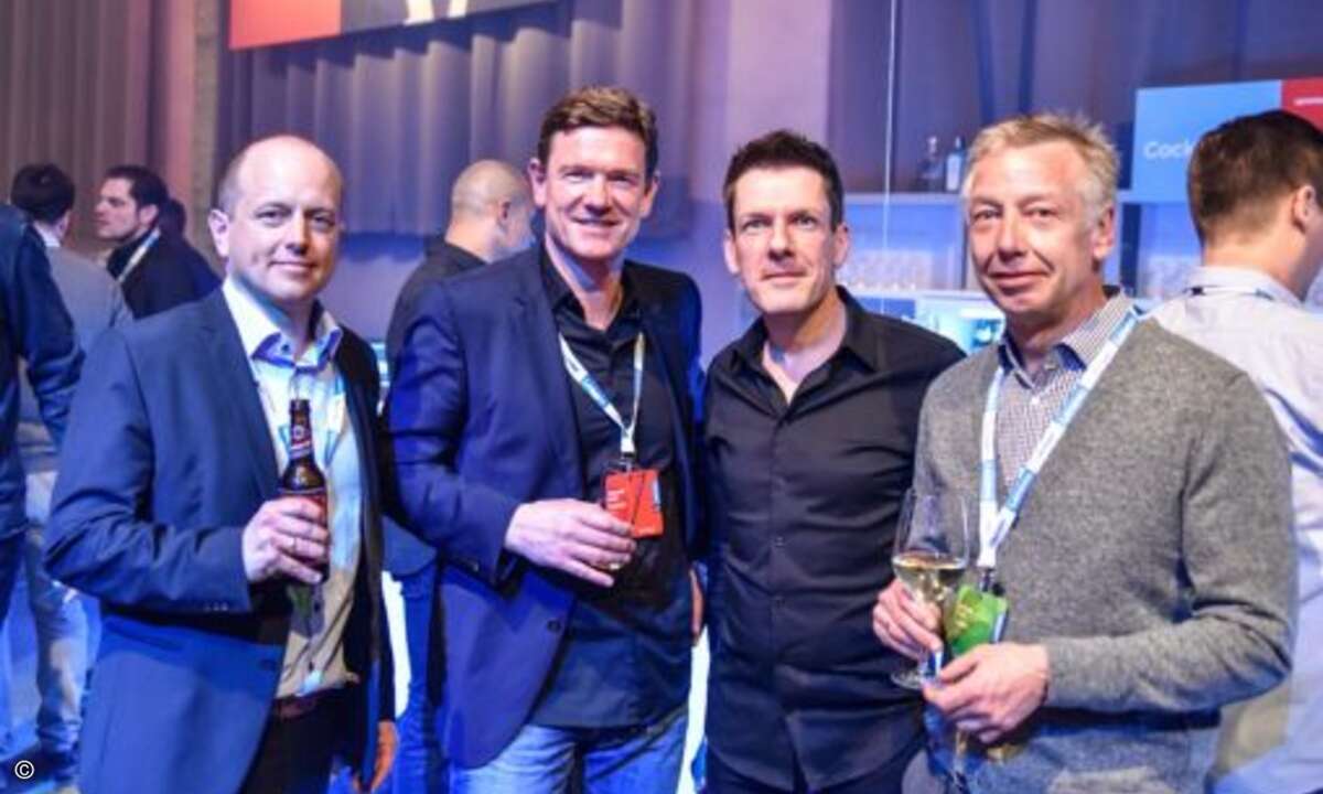 Thorsten Riehl, Computacenter, Roland Goll, Lenovo, Dieter Stehle, Lenovo und Andreas Koch von Fnext (von links) (Bild: Lenovo)