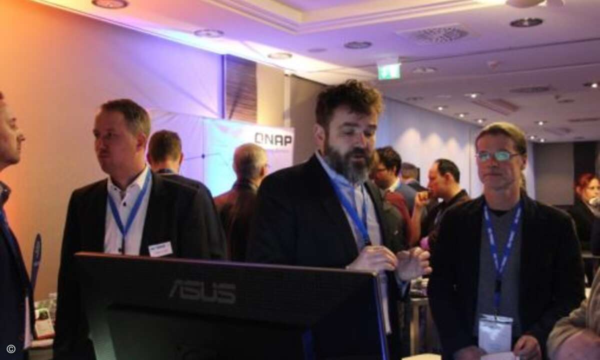 Festplatte oder SSD? Toshibas Rainer Werner Kaese kennt die Antwort (Foto: Ingram Micro)