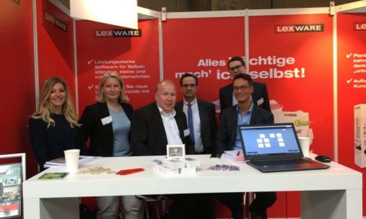 Gina Gießmann (li.) mit dem Lexware-Team (Bild: CRN)