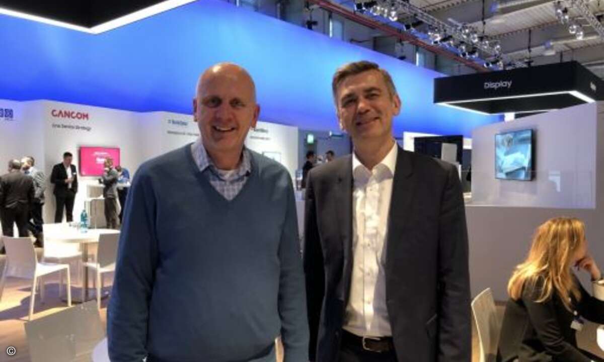 Tech Data-Chef Michael Dressen (links) mit Sascha Lekic, Director IM B2B Samsung Deutschland (Bild: CRN)