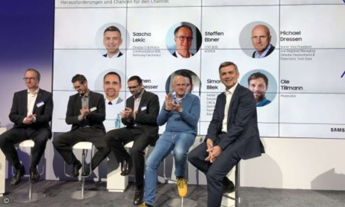 Stefan Ebner (Komsa), Simon Bilek (Blackberry), Jochen Dragesser (Evonik), Michael Dressen (Tech Data) und Sasch Lekic (Samsung) (von links) diskutierten über Herausforderungen und Chancen für den Channel (Bild: CRN)