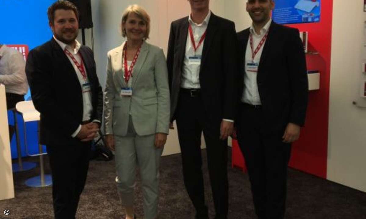 Kevin Moch, Petra Willikonsky, Elmar Woltering und Florian Candas von AVM (v. links) (Bild: CRN)