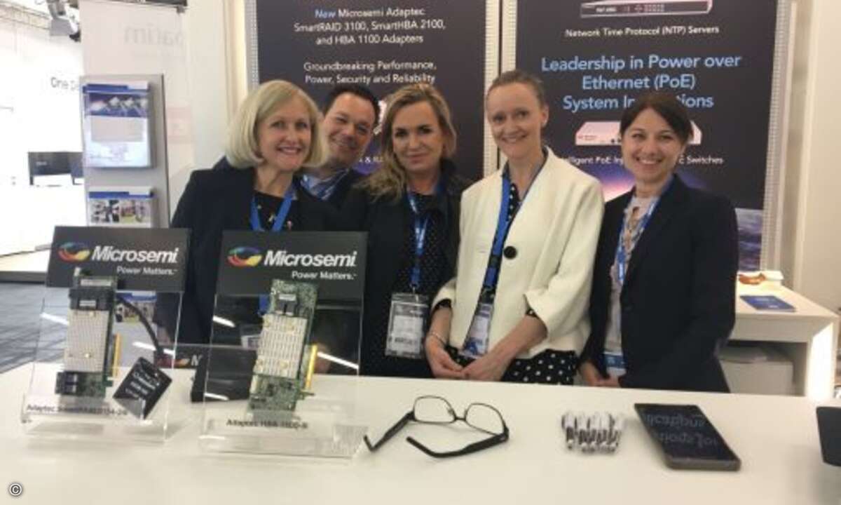 Gaby Zellner (Microsemi), Michael Schwanke-Seer (Microsemi), Carolin Schlüter (CRN), Astrid Woortman (Microsemi) und Marina Schoch (Ingram Micro) (Bild: CRN)