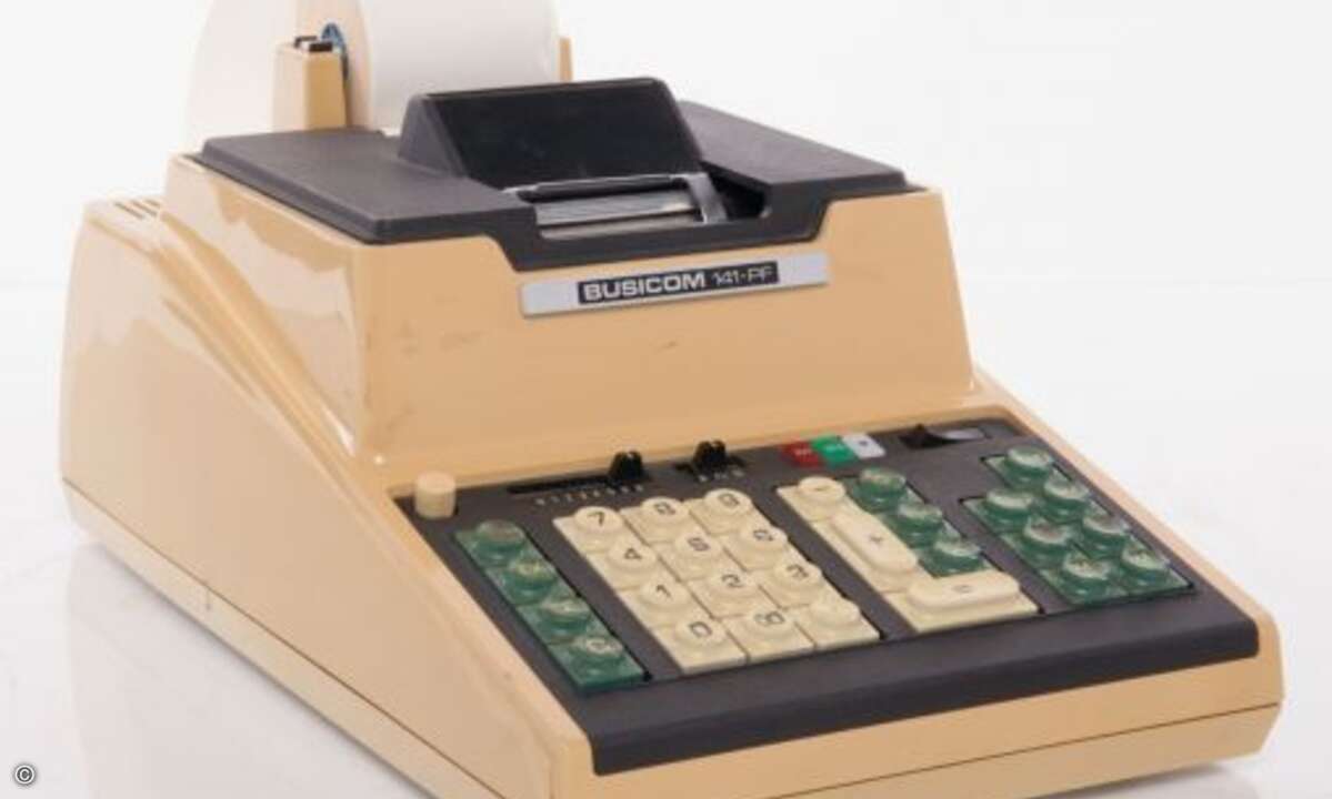 Der »Busicom 141-PF«-Tischrechner mit Intel erstem Microprozessor 4004. Intel verkaufte die Rechte an den japanischen Hersteller Busicom und kaufte sie später zum Originalpreis von 60.000 Dollar wieder zurück. (Bild: Intel)