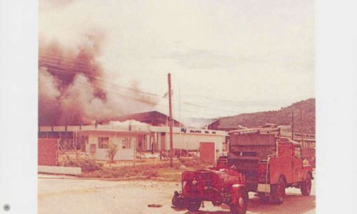 1975 zerstörte ein Brand Intels Produktion in Penang in Malaysia. Die Mitarbeiter nahmen in einer Rekordzeit von zehn Tagen die Produktion wieder auf. Der Wiederaufbau dauerte acht Monate, währenddessen wurde in Gebäuden auf einem benachbarten Fried
