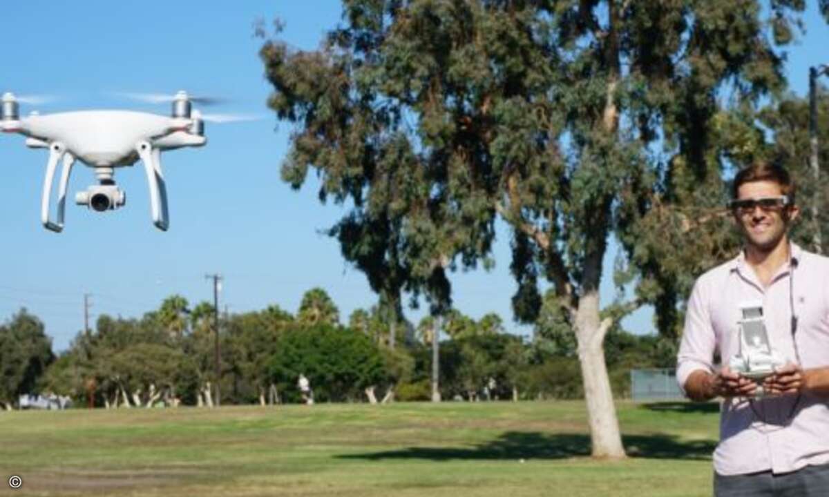 Aber auch beim Drohnen-Fliegen ermöglichen AR-Brillen eine authentischere Perspektive (Foto: Epson)